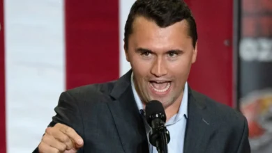 Photo of Polícia faz caçada ao suspeito de assassinar Charlie Kirk, aliado de Trump