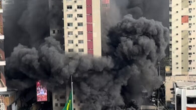 Photo of Ônibus pega fogo na Doca, em Belém