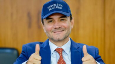 Photo of “Os interesses do povo devem estar acima de qualquer projeto partidário”, diz ministro Celso Sabino após ‘fico’ no Ministério do Turismo