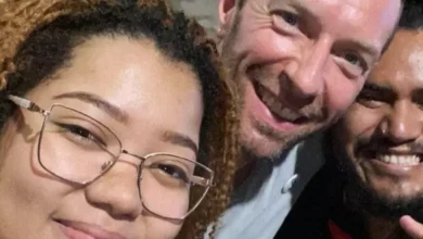 Photo of Chris Martin, do Coldplay, é visto andando pelas ruas do Jurunas de madrugada