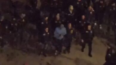 Photo of Imagens mostram desembarque de Nicolás Maduro nos EUA após ação militar em Caracas