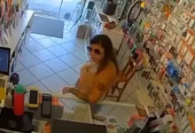 Photo of Mulher é flagrada fazendo ofensas racistas contra atendente de 18 anos em loja de Florianópolis