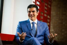 Photo of Helder Barbalho lidera corrida pelo Senado no Pará com 25,6%, aponta pesquisa Doxa