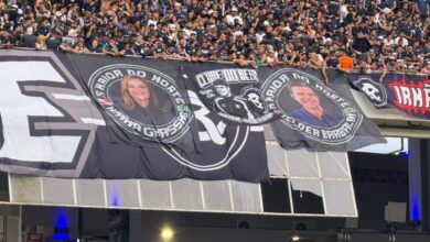 Photo of Torcida organizada do Remo exibe bandeirões com homenagens a Helder Barbalho e Hana Mangueirão
