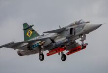 Photo of Brasil apresenta primeiro caça F-39E Gripen produzido no país em evento com Lula