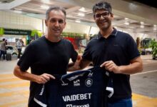 Photo of Léo Condé chega a Belém e assume o Remo na véspera da final contra o Paysandu