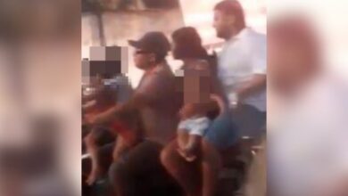 Photo of Seis pessoas, incluindo crianças, são flagradas em uma única moto no Pará