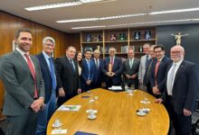 Photo of Flávio Dino e deputados de Mato Grosso articulam plebiscito para incorporar área territorial do Pará