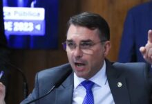 Photo of Flávio Bolsonaro mentiu sobre relação com Vorcaro e depois admitiu repasse de banqueiro investigado para filme sobre Jair Bolsonaro