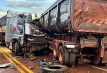 Photo of Motorista morre após colisão entre carretas na BR-163, em Itaituba