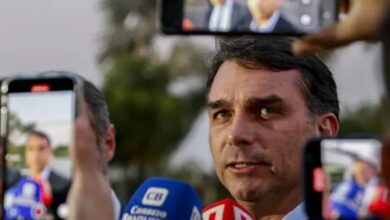 Photo of Aliados avaliam Flávio Bolsonaro como “tóxico” para a direita após descoberta de envolvendo Daniel Vorcaro