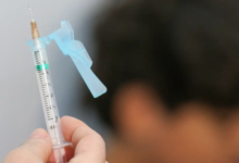 Photo of Ministério da Saúde suspende vacina contra a dengue e investiga óbitos registrados após imunização
