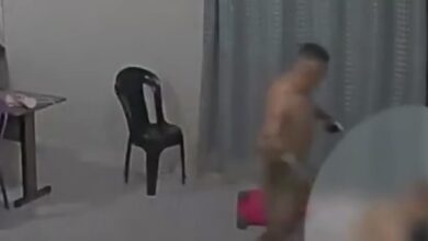 Photo of Homem é preso após ser flagrado em vídeo agredindo e ameaçando companheira com faca em Portel