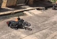 Photo of Mulher ateia fogo em motocicleta após discussão em Castanhal
