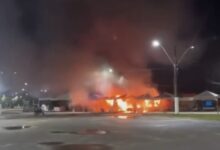 Photo of Incêndio atinge trailers de ambulantes na Praia do Caripi, em Barcarena