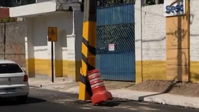 Photo of Postes ficam no meio de avenida após obra de ampliação em Ananindeua