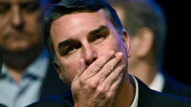 Photo of Aliados dizem que governo Trump sabe da ida de Flávio Bolsonaro aos EUA e deve conceder asilo