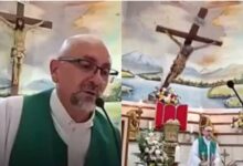 Photo of Padre morre após cruz cair sobre sua cabeça durante missa transmitida ao vivo no Equador