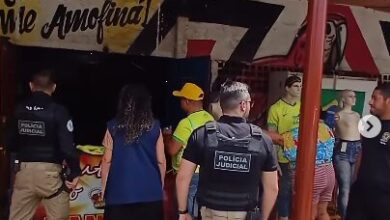 Photo of Justiça Eleitoral recolhe material de campanha de Flávio Bolsonaro na sede do Rancho, em Belém