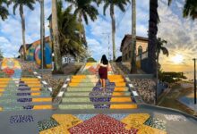 Photo of Escadaria colorida transforma acesso à Praia do Bispo em novo ponto turístico de Mosqueiro