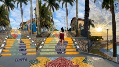 Photo of Escadaria colorida transforma acesso à Praia do Bispo em novo ponto turístico de Mosqueiro