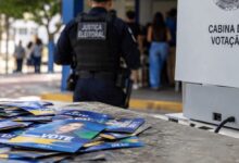 Photo of PF prende três pessoas por suspeita de corrupção eleitoral e apura ‘boca de urna’